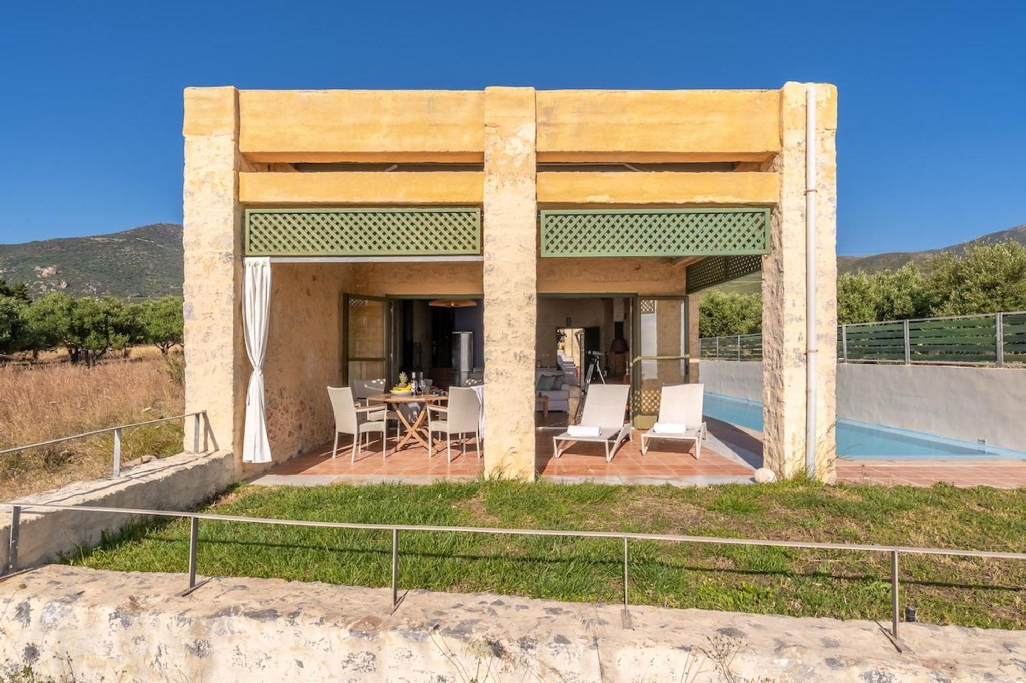 Livadia  Villa Mediterranea, With Heated Pool מראה חיצוני תמונה