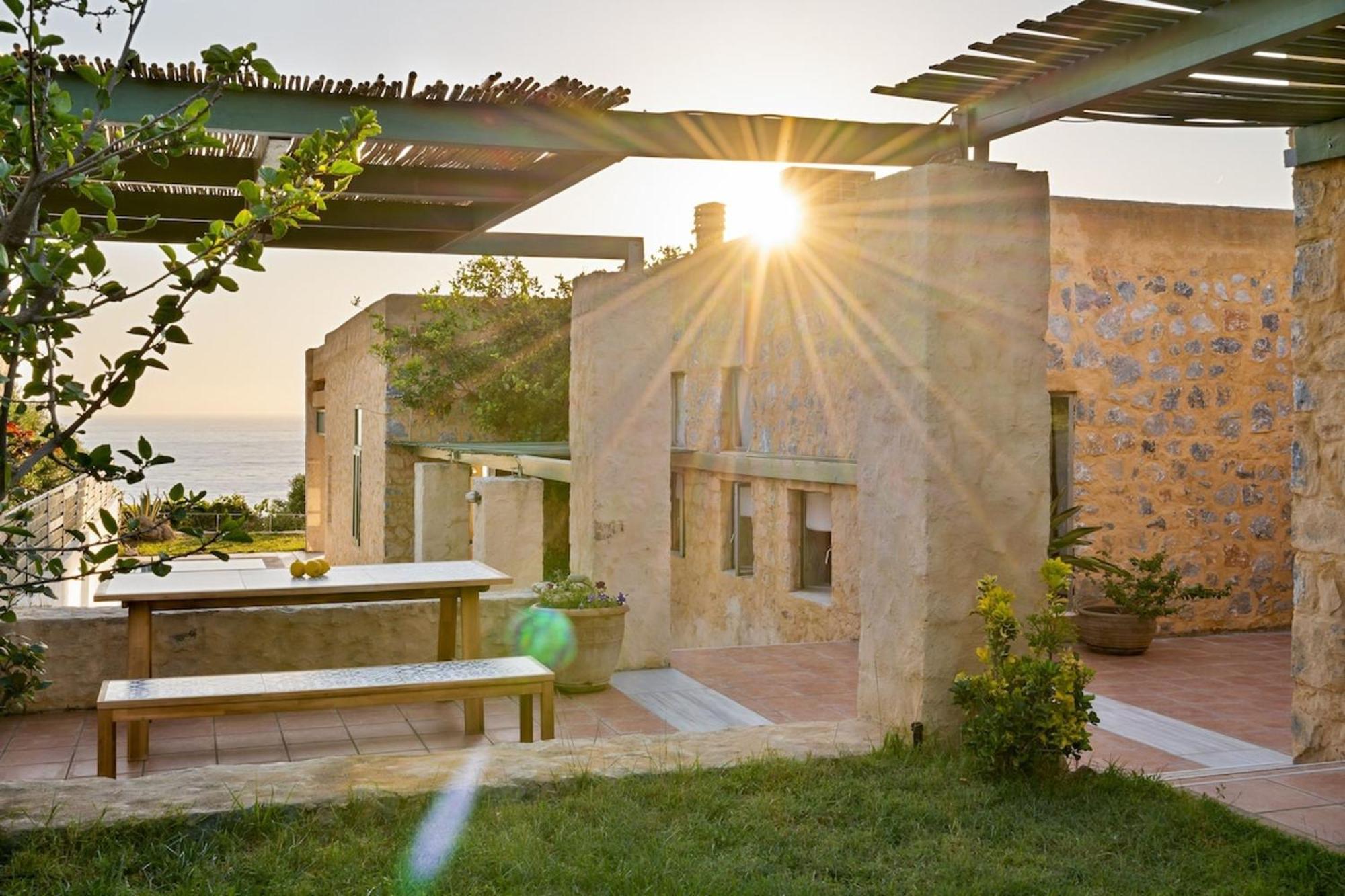 Livadia  Villa Mediterranea, With Heated Pool מראה חיצוני תמונה