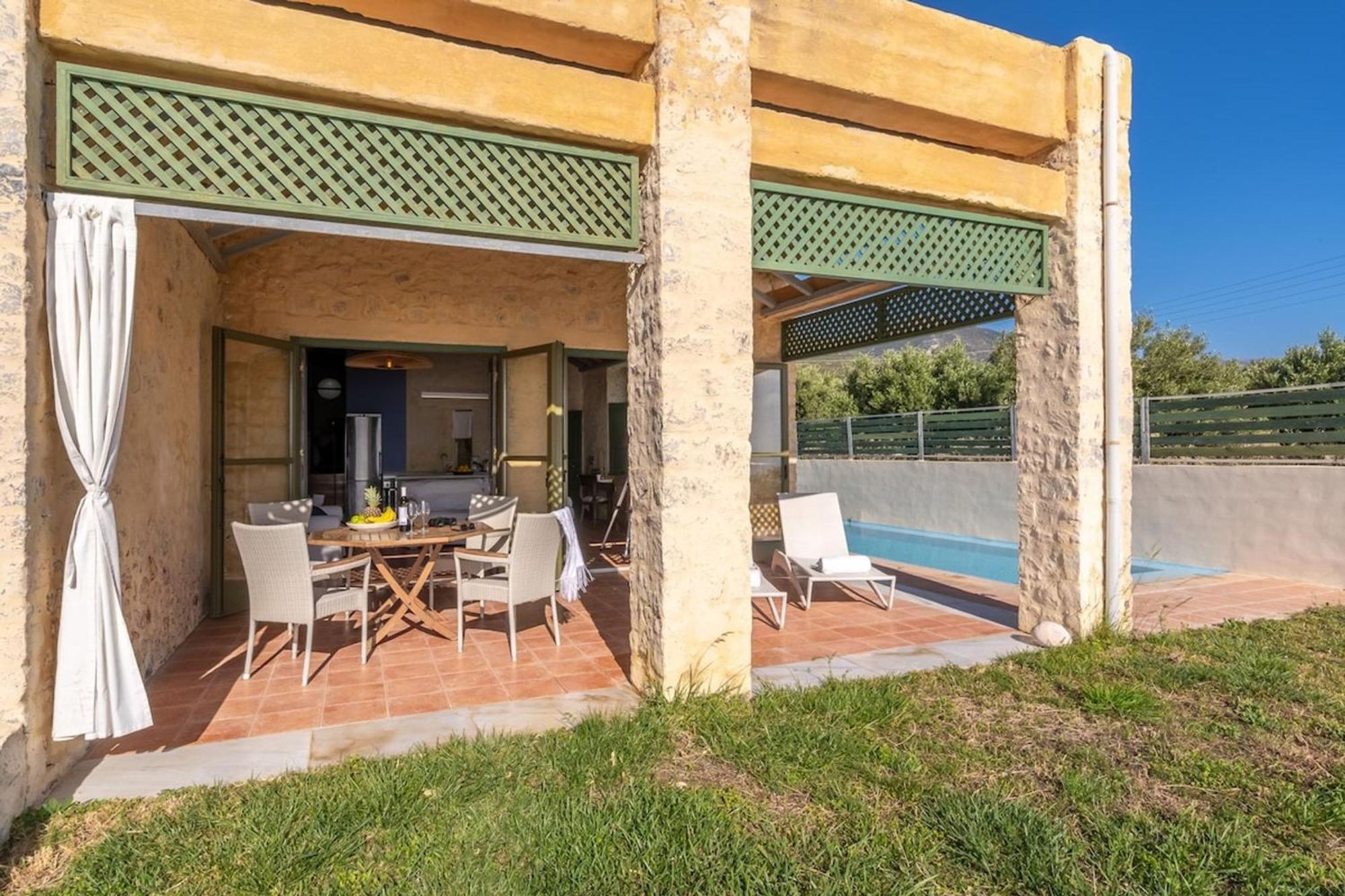 Livadia  Villa Mediterranea, With Heated Pool מראה חיצוני תמונה