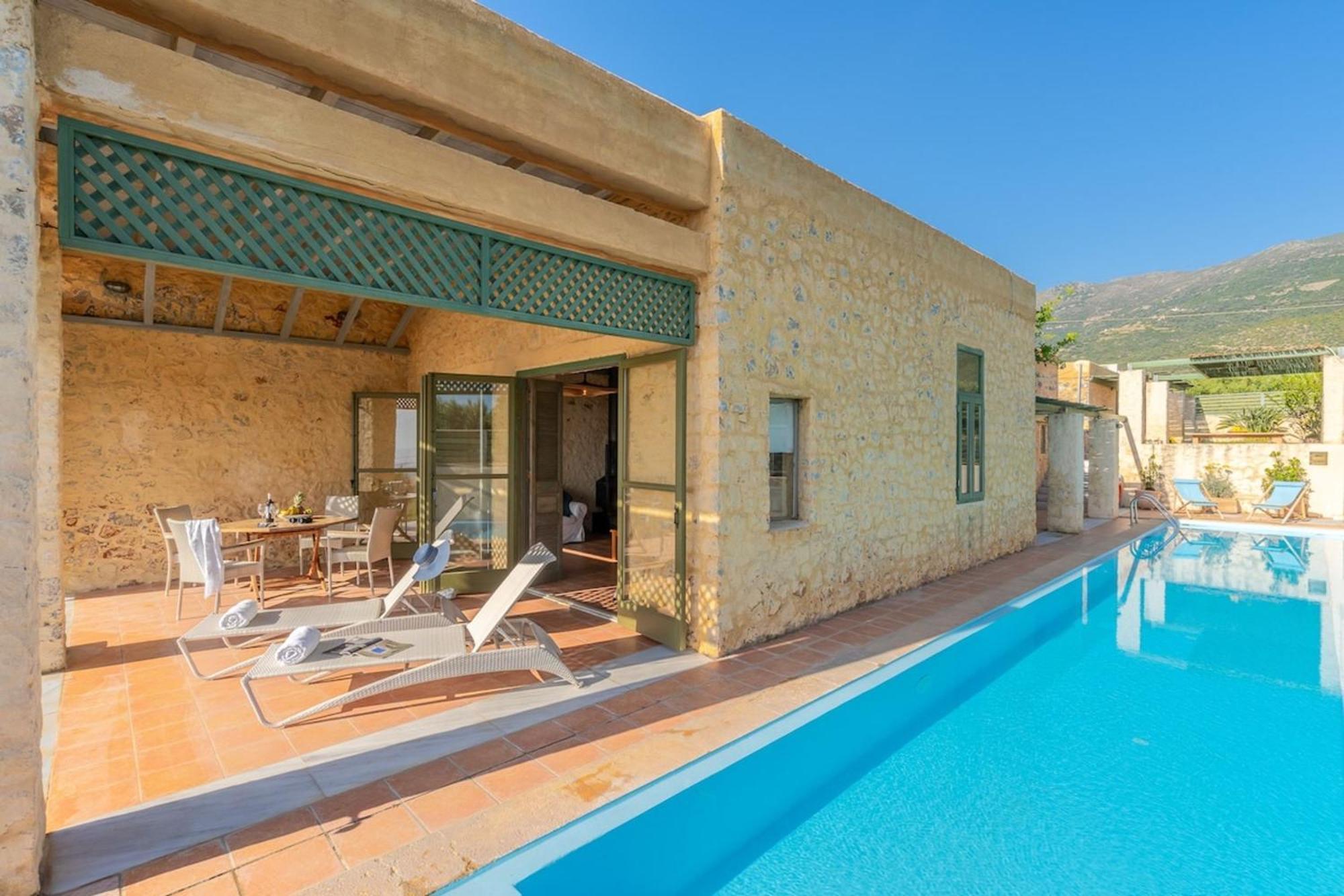Livadia  Villa Mediterranea, With Heated Pool מראה חיצוני תמונה