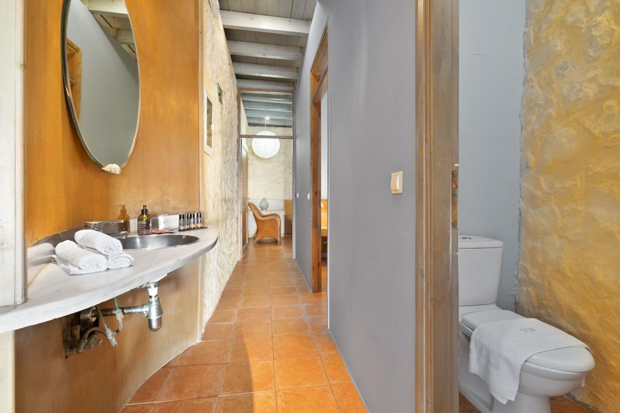 Livadia  Villa Mediterranea, With Heated Pool מראה חיצוני תמונה