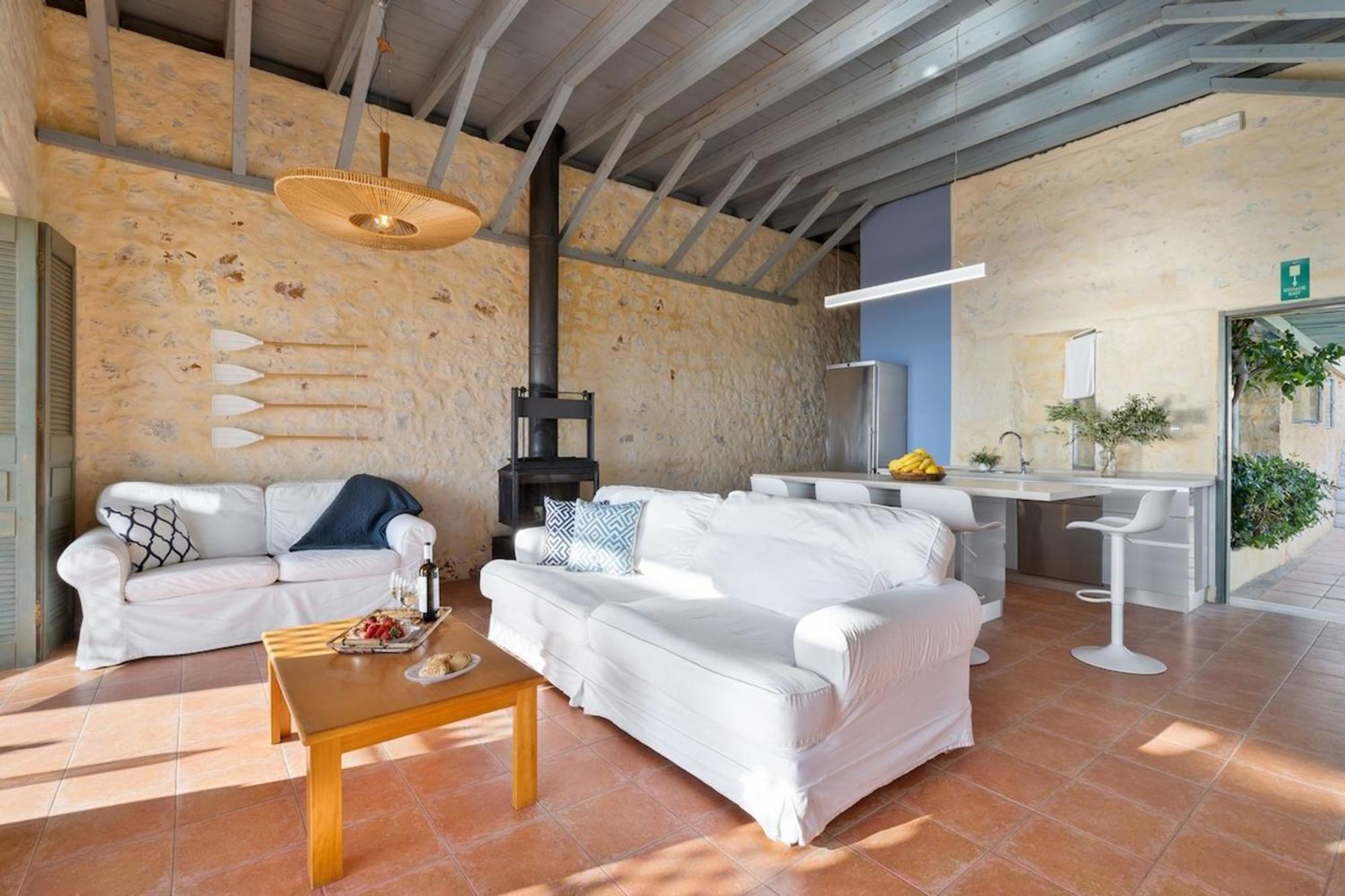 Livadia  Villa Mediterranea, With Heated Pool מראה חיצוני תמונה