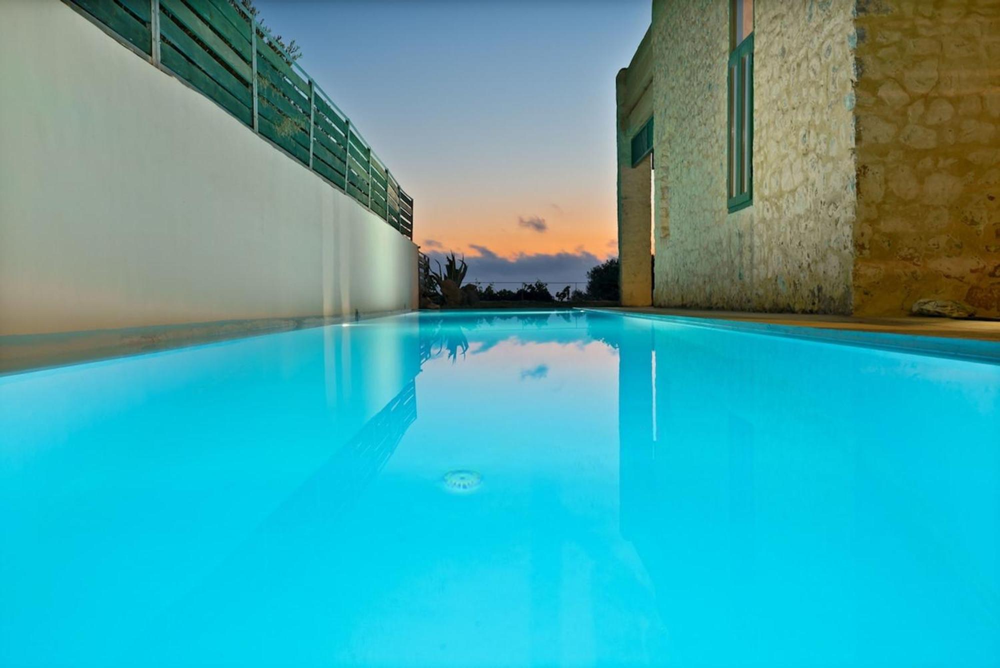 Livadia  Villa Mediterranea, With Heated Pool מראה חיצוני תמונה