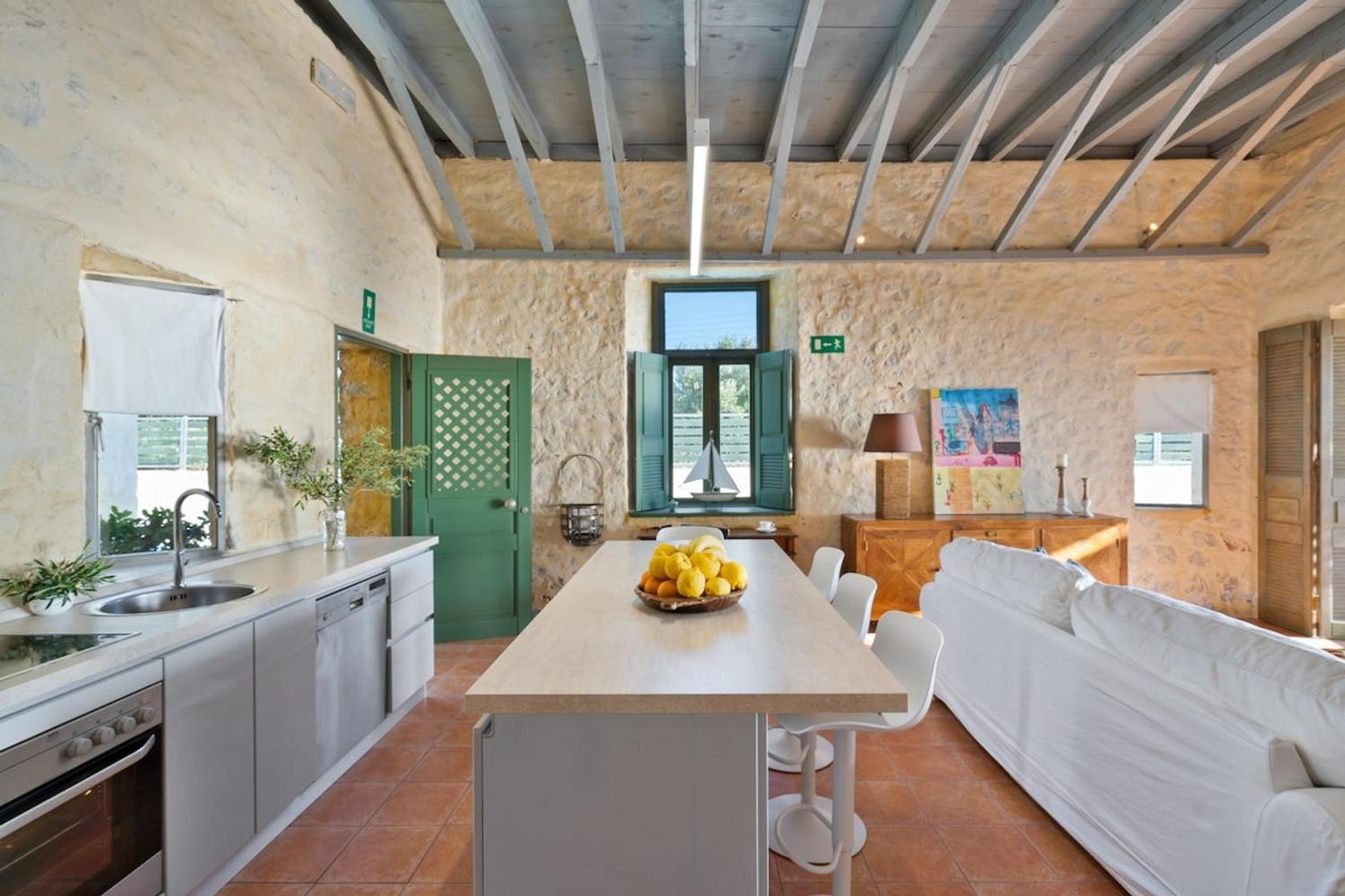Livadia  Villa Mediterranea, With Heated Pool מראה חיצוני תמונה