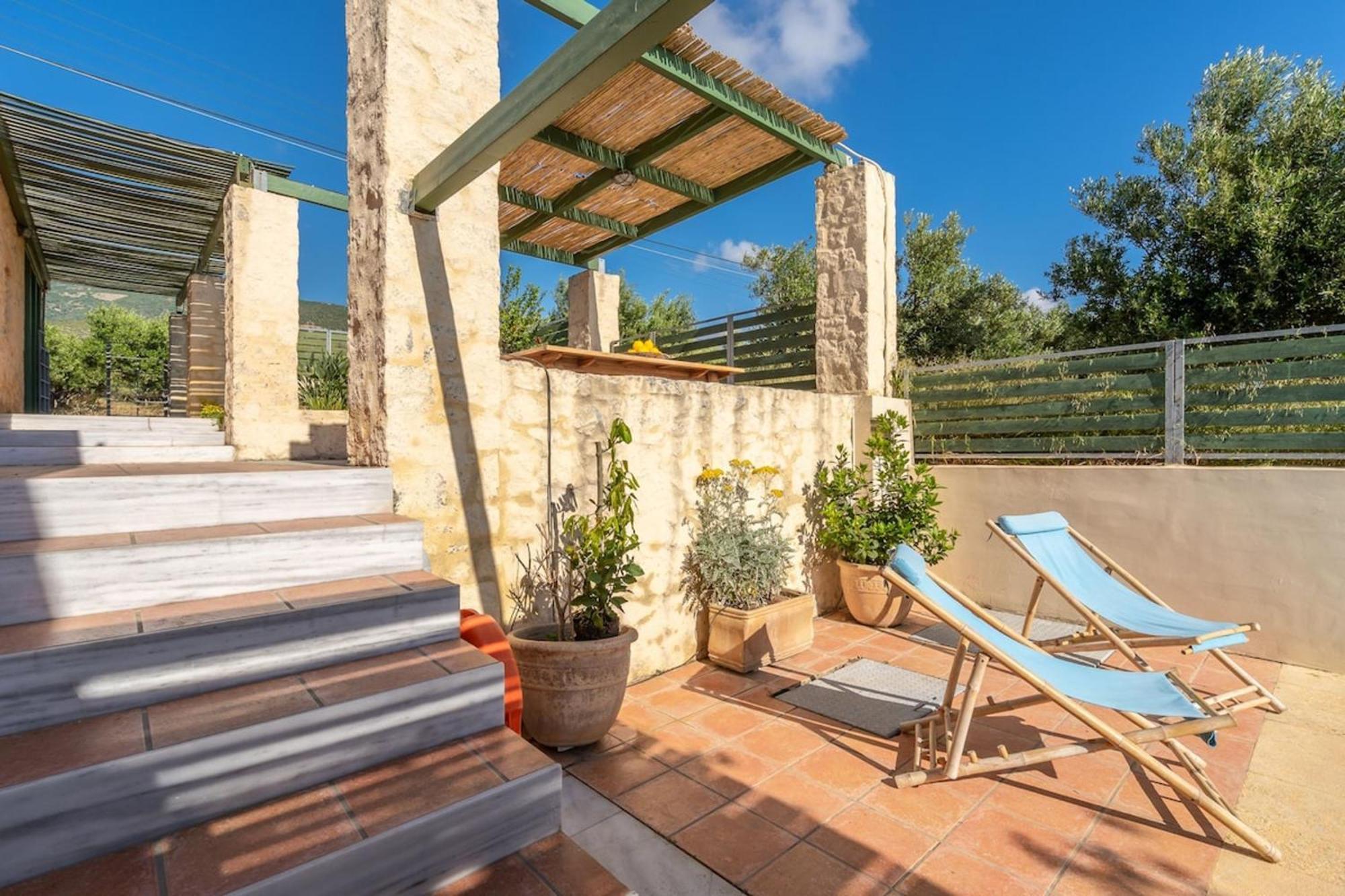 Livadia  Villa Mediterranea, With Heated Pool מראה חיצוני תמונה