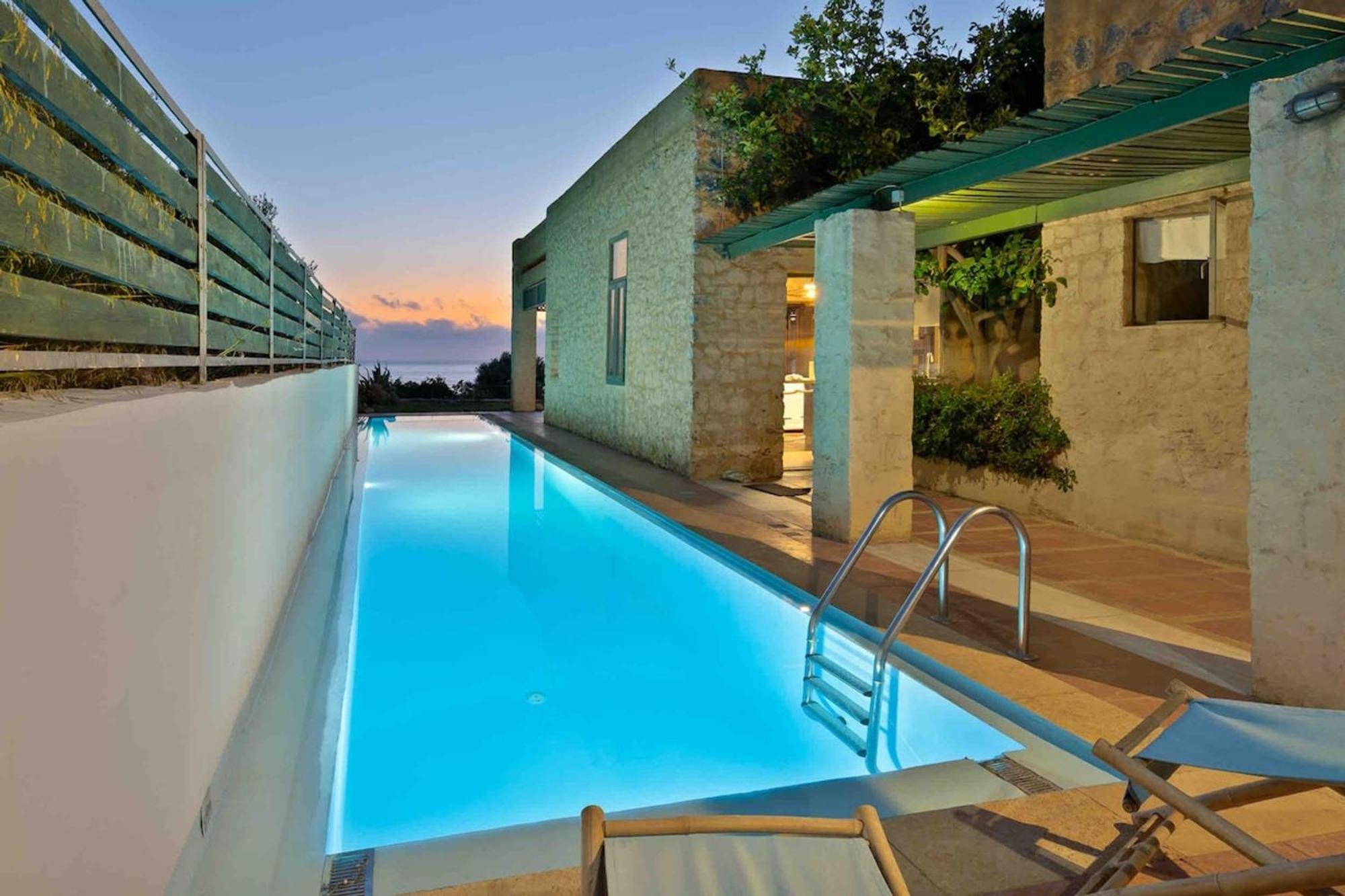 Livadia  Villa Mediterranea, With Heated Pool מראה חיצוני תמונה